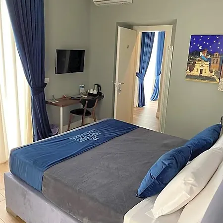 Dante Maison De Prestige 4* Neapol