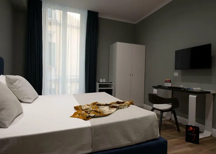 Dante Maison De Prestige 4* Неаполь